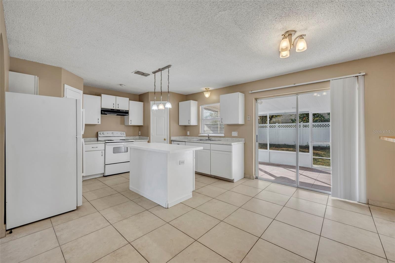 204 CANTERBURY CT, KISSIMMEE, FL, 34758