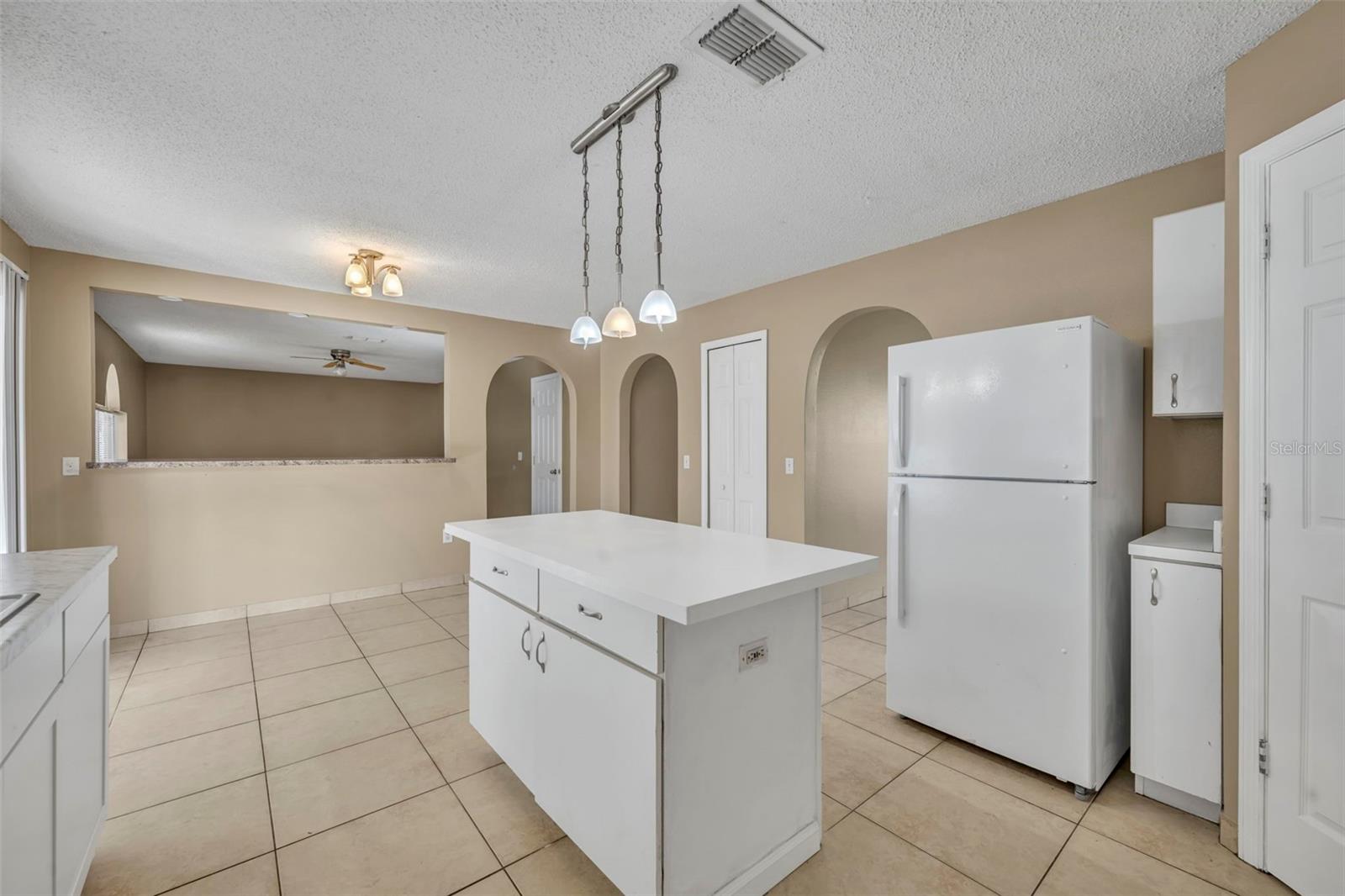 204 CANTERBURY CT, KISSIMMEE, FL, 34758