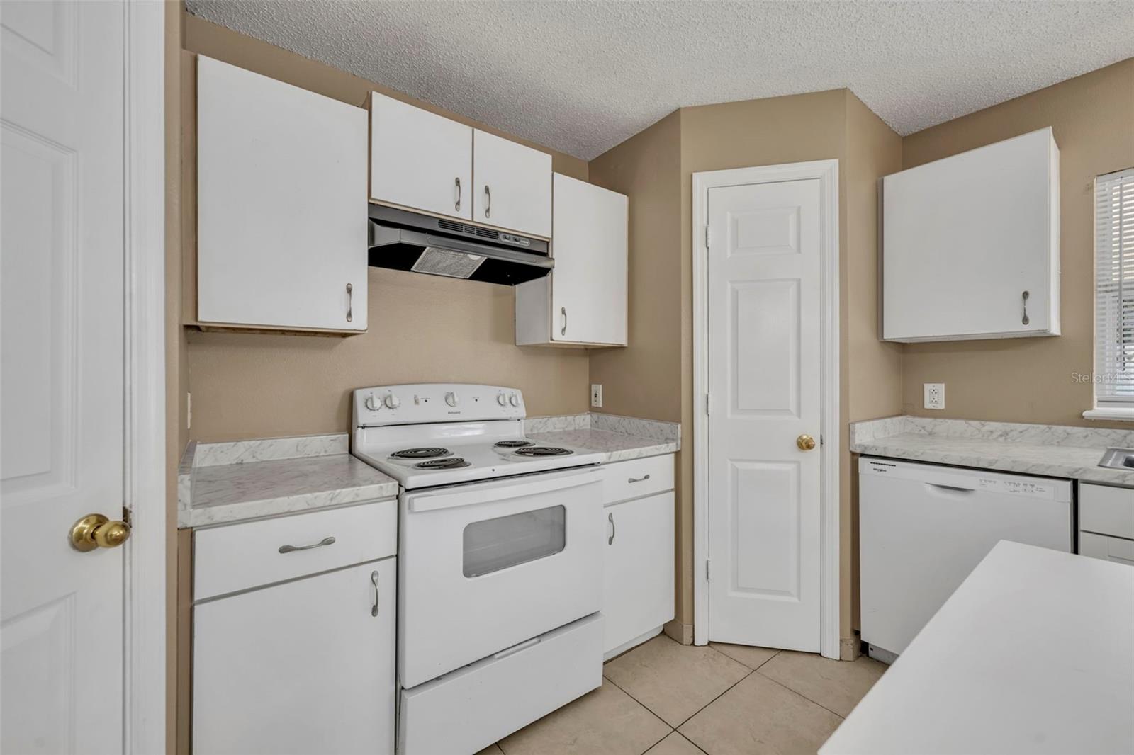 204 CANTERBURY CT, KISSIMMEE, FL, 34758