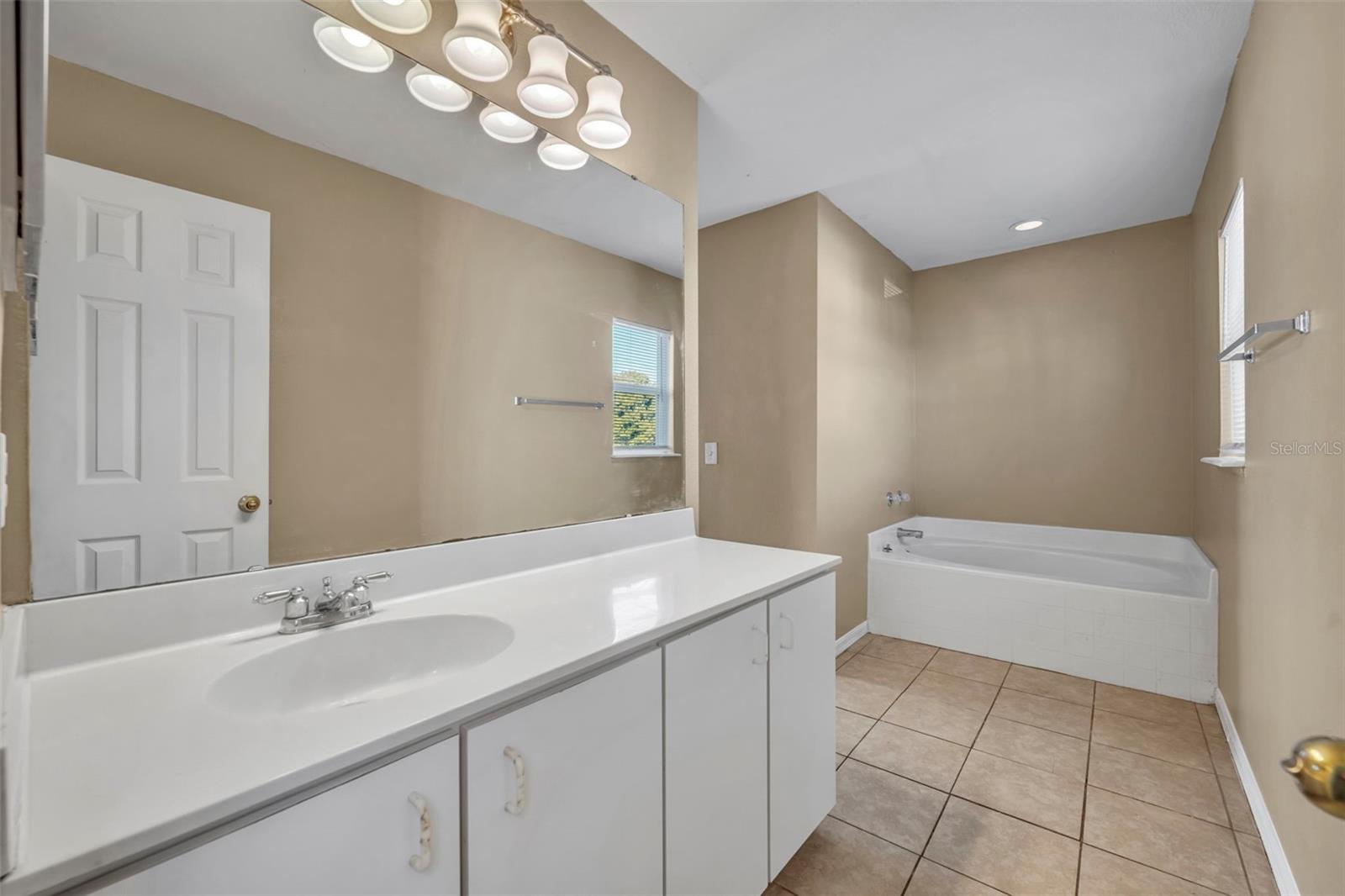 204 CANTERBURY CT, KISSIMMEE, FL, 34758