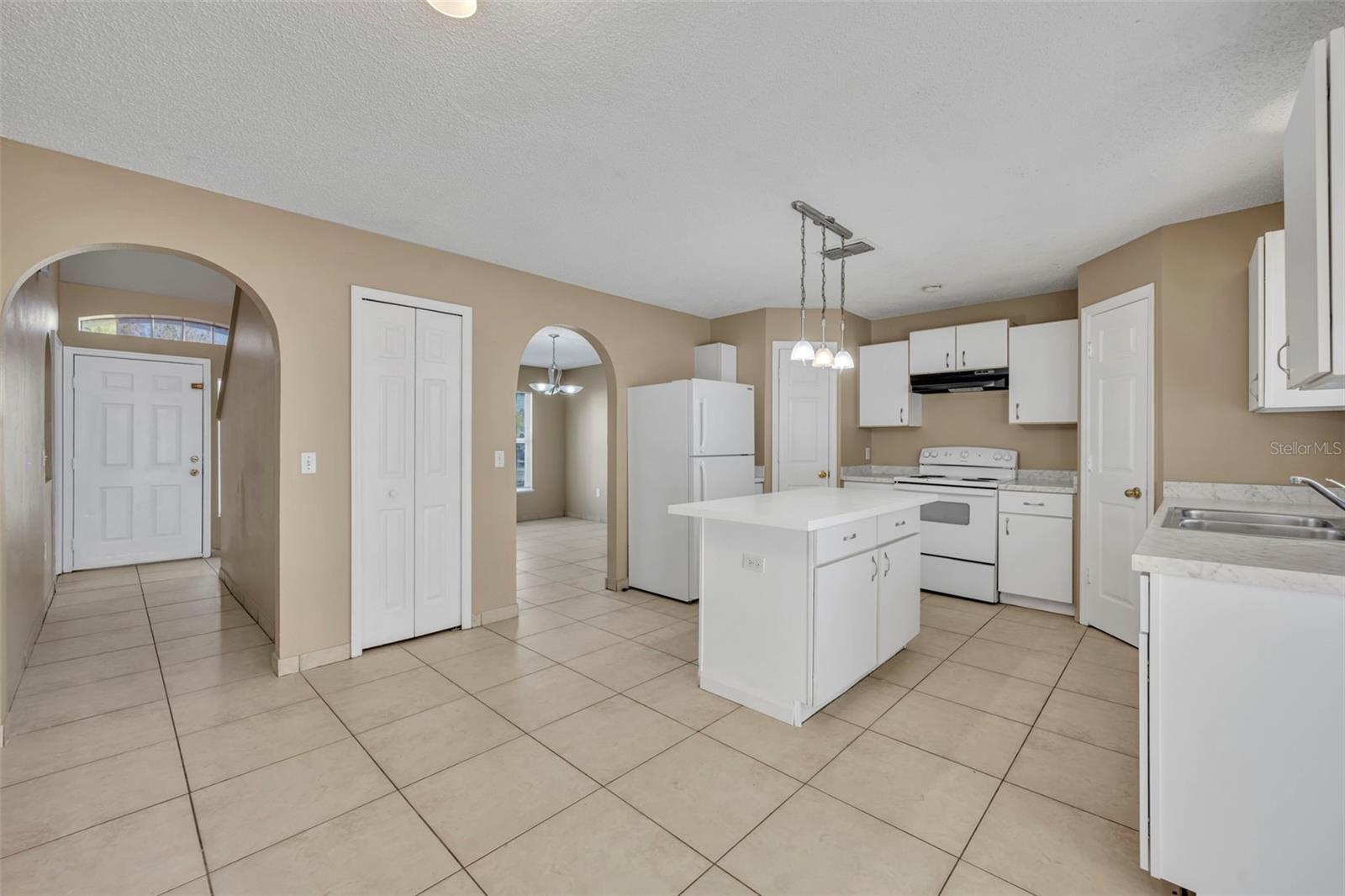204 CANTERBURY CT, KISSIMMEE, FL, 34758