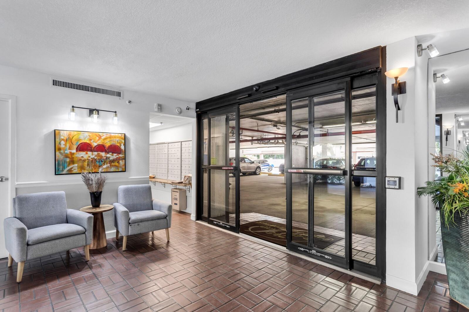 3211 W SWANN AVE #204, TAMPA, FL, 33609