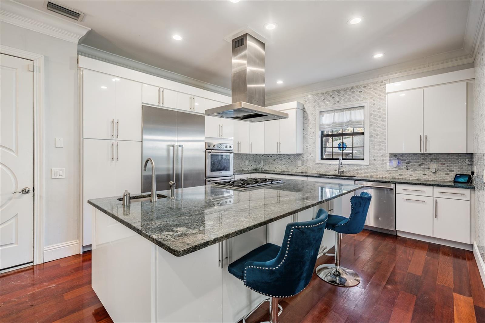 420 S ROYAL POINCIANA DR, TAMPA, FL, 33609