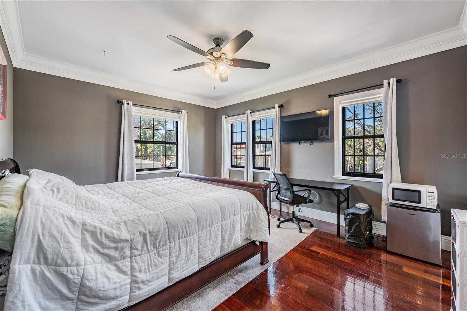 420 S ROYAL POINCIANA DR, TAMPA, FL, 33609