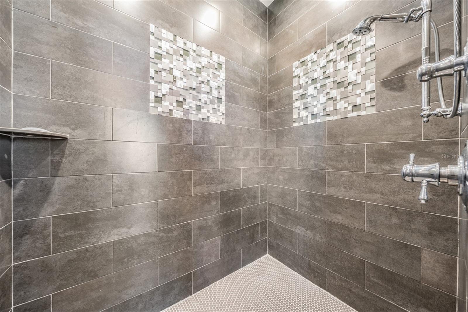 420 S ROYAL POINCIANA DR, TAMPA, FL, 33609