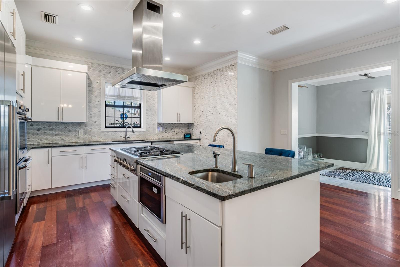 420 S ROYAL POINCIANA DR, TAMPA, FL, 33609