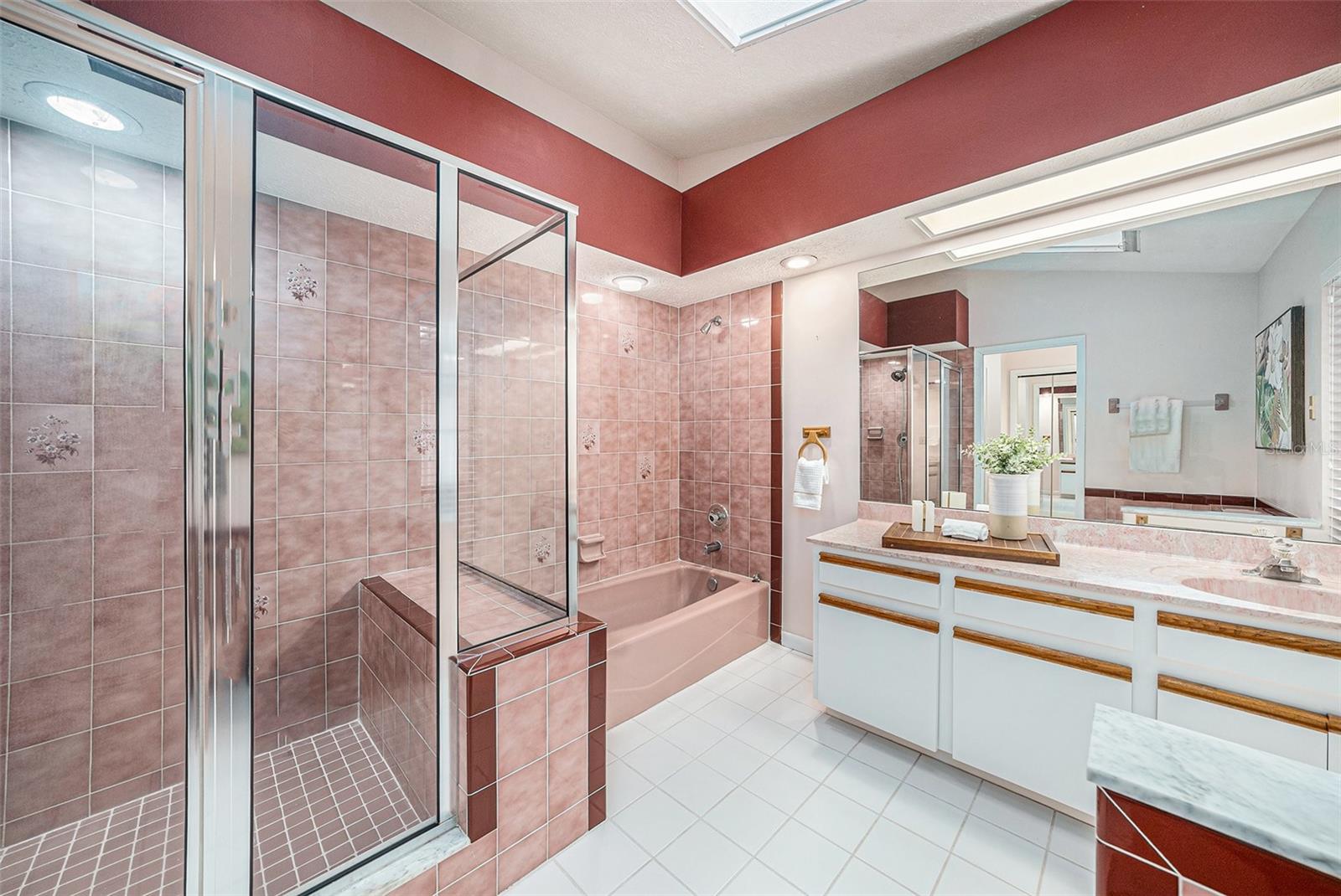 35019 DOLPHIN LAKE DR, ZEPHYRHILLS, FL, 33541