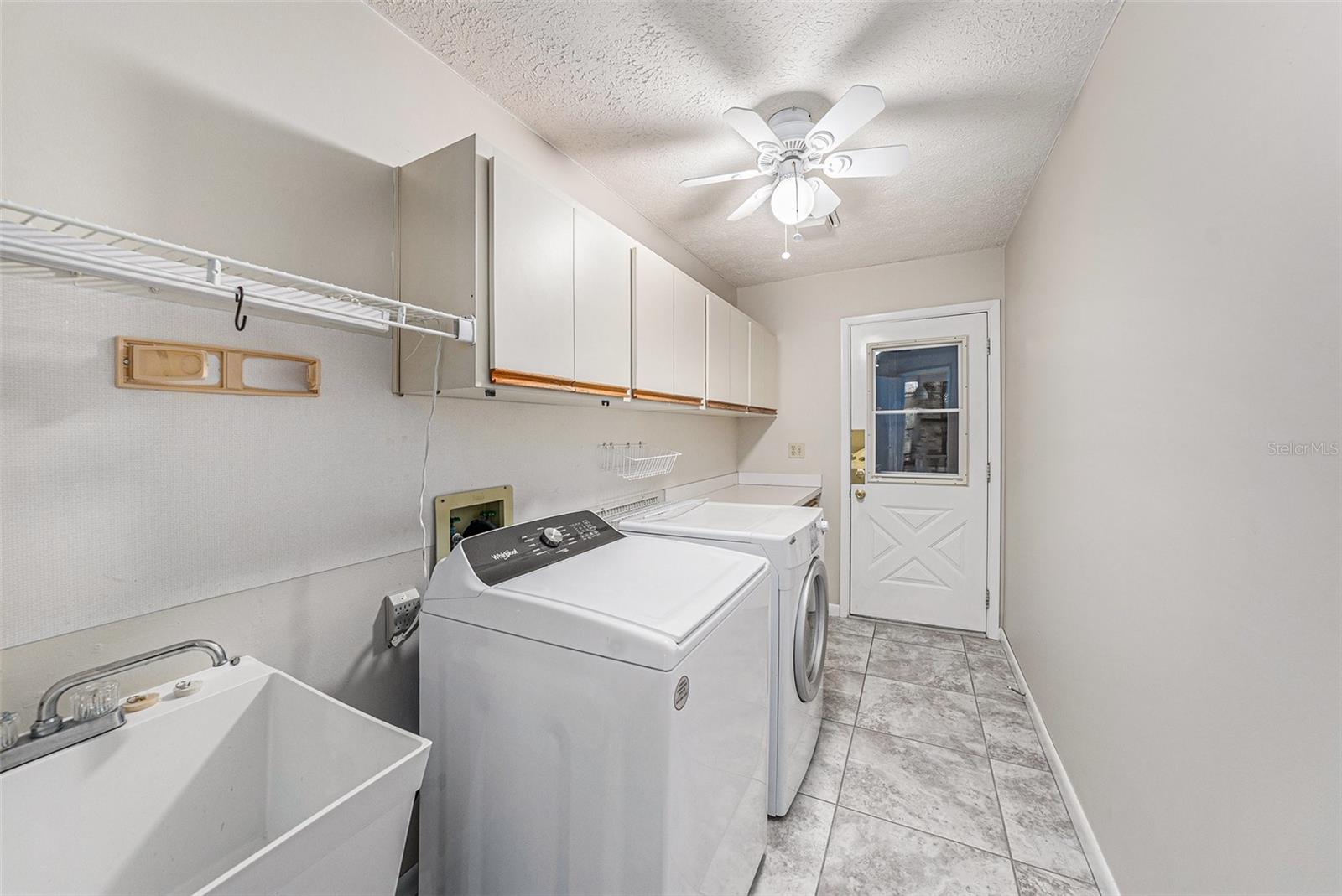 35019 DOLPHIN LAKE DR, ZEPHYRHILLS, FL, 33541