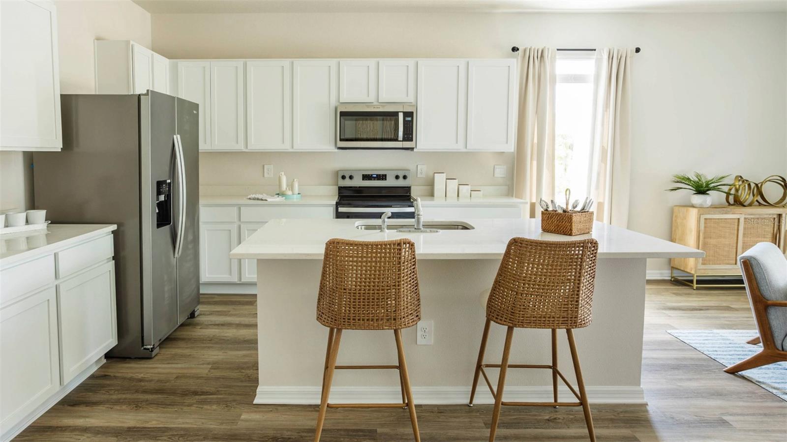 1655 EAST BAY ST, SARASOTA, FL, 34238