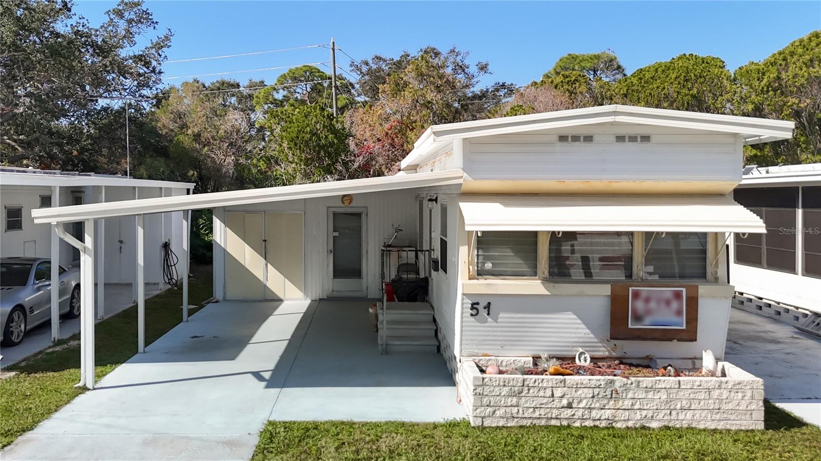 TB8449832 Property Photo