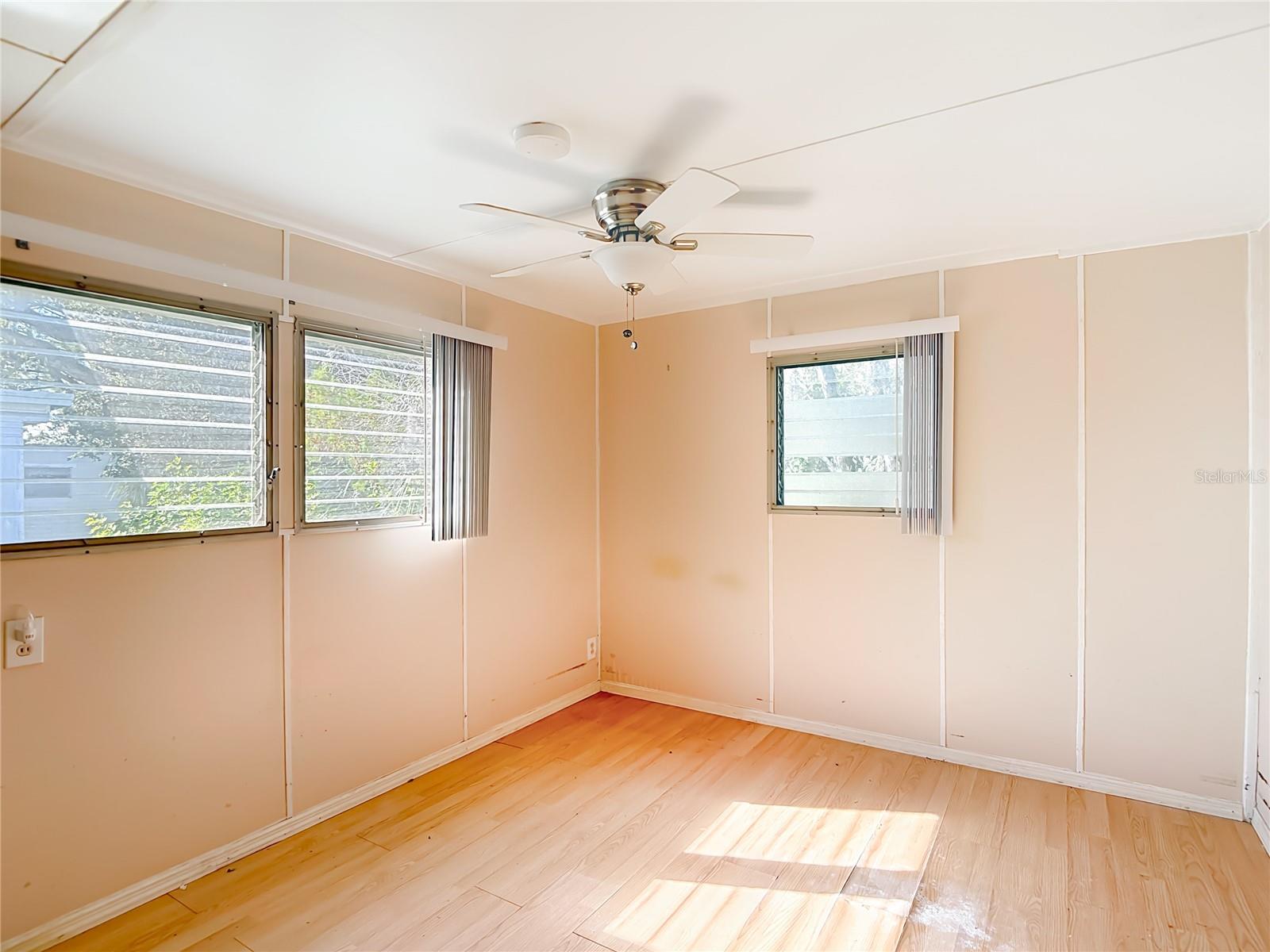 TB8449832 Property Photo