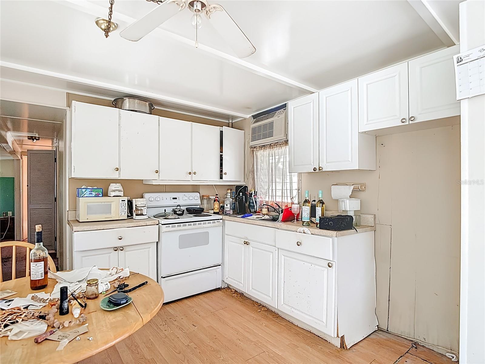 TB8449832 Property Photo