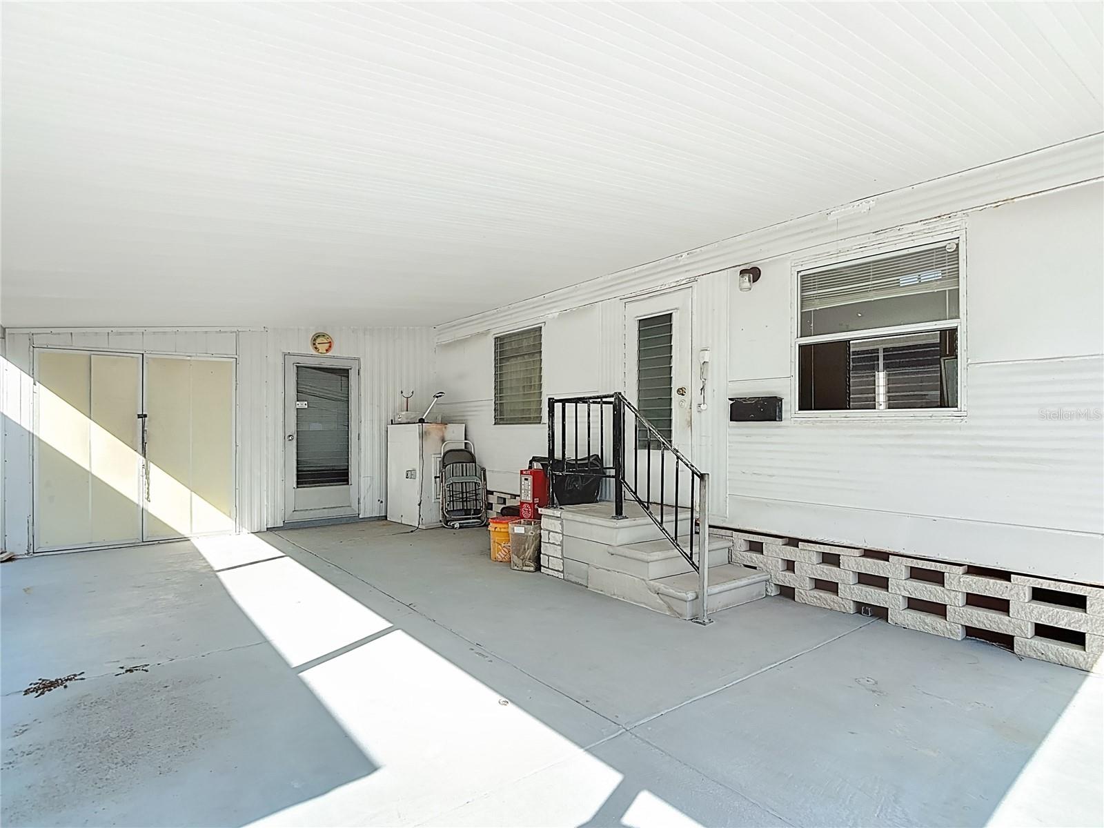 TB8449832 Property Photo