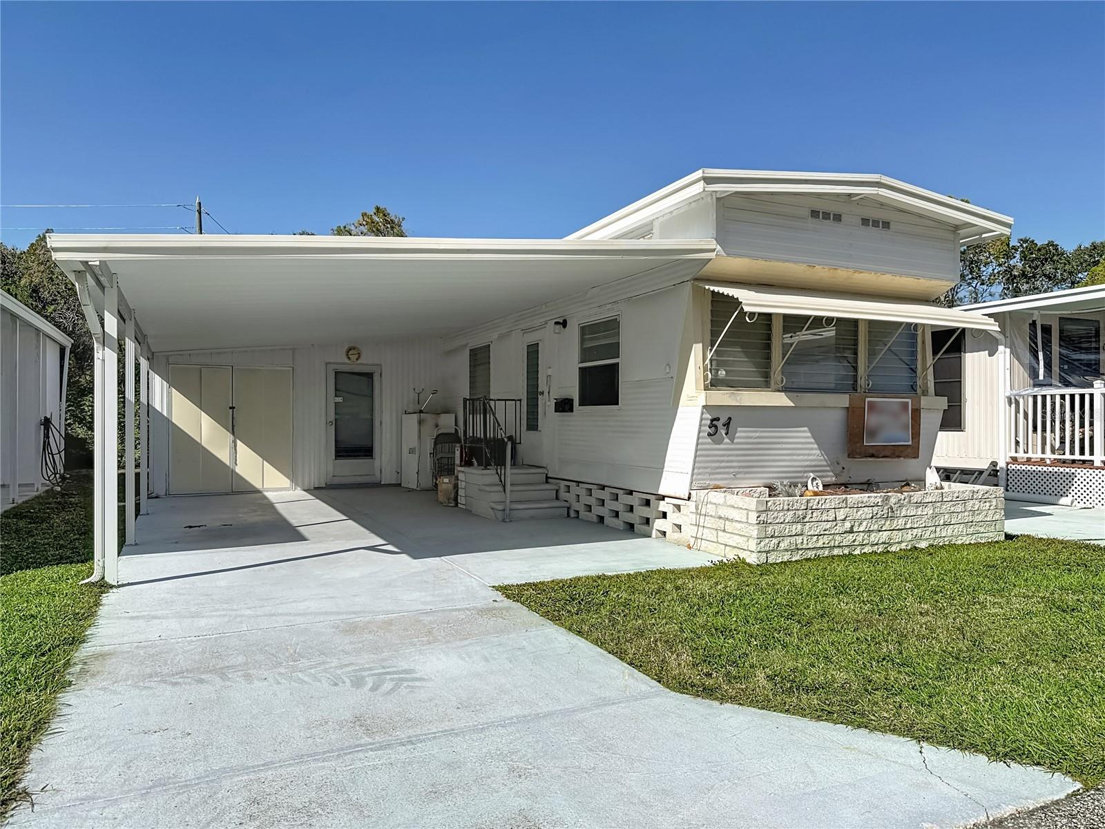 TB8449832 Property Photo