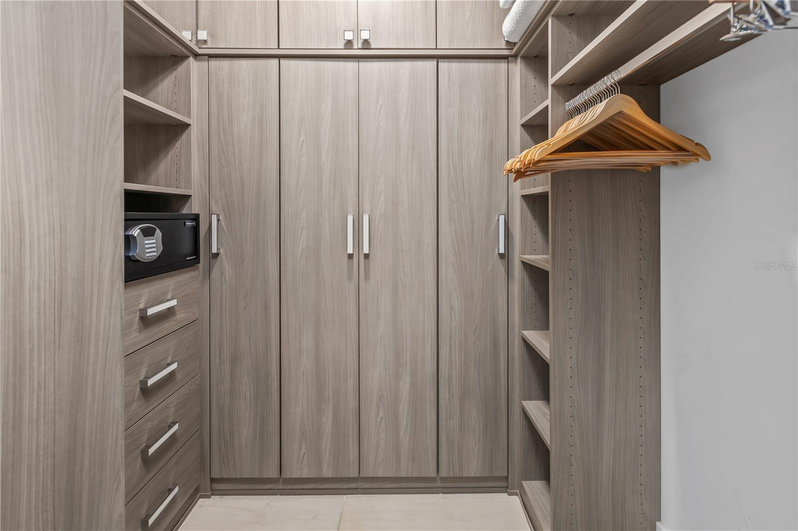 A4672742 Property Photo