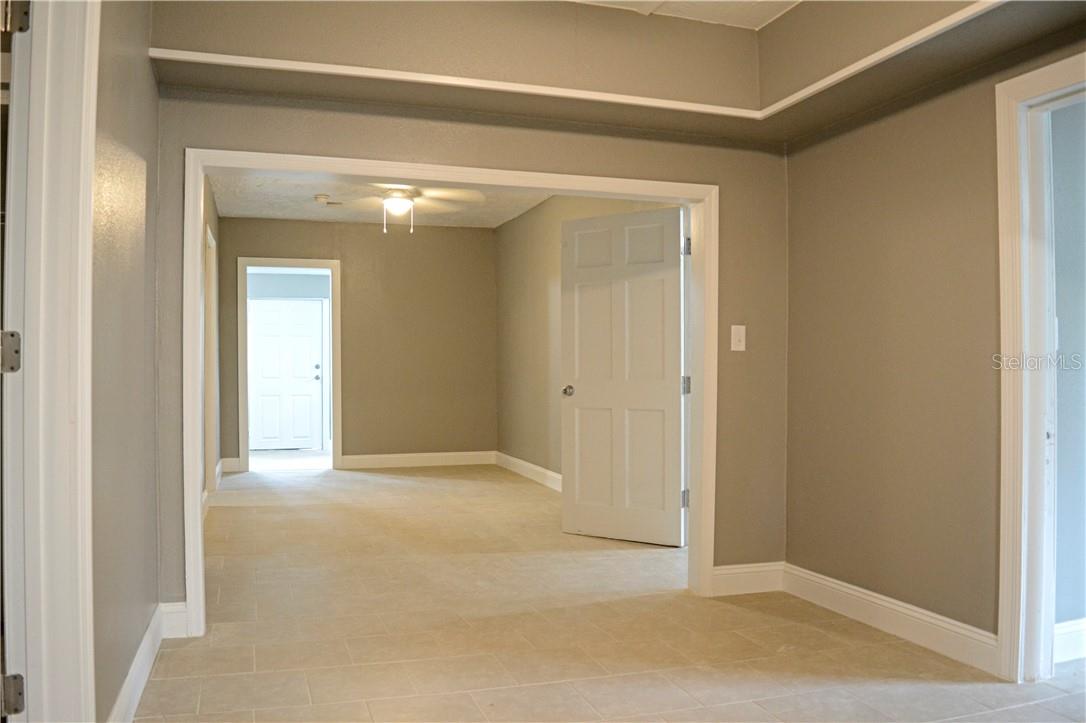 647 S DELAWARE AVE, DELAND, FL, 32720