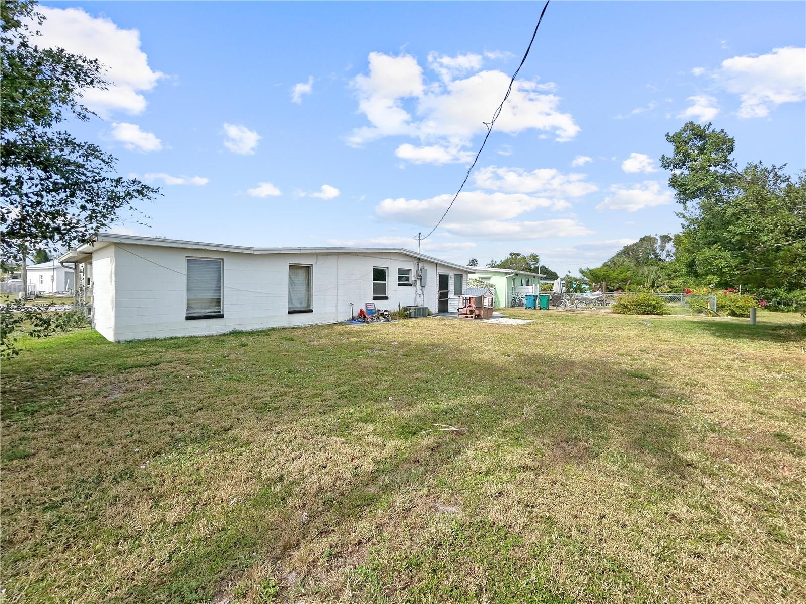 404 DUNN DR NE, PORT CHARLOTTE, FL, 33952