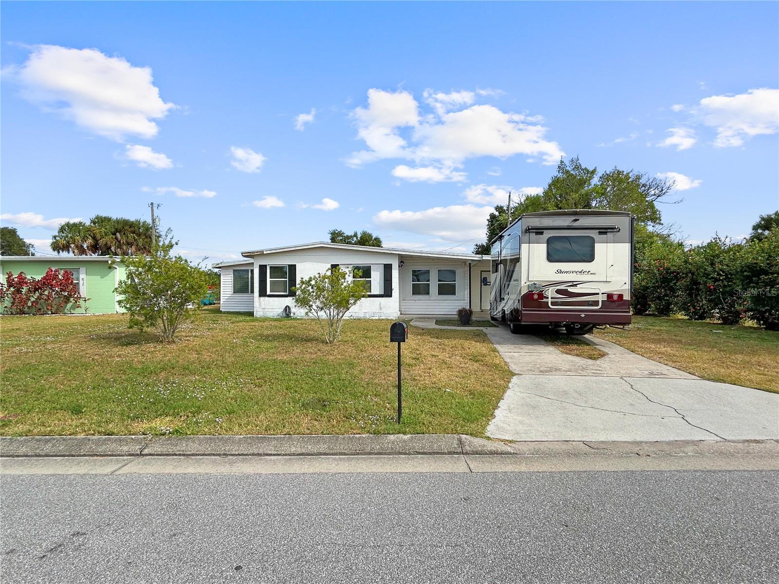 404 DUNN DR NE, PORT CHARLOTTE, FL, 33952