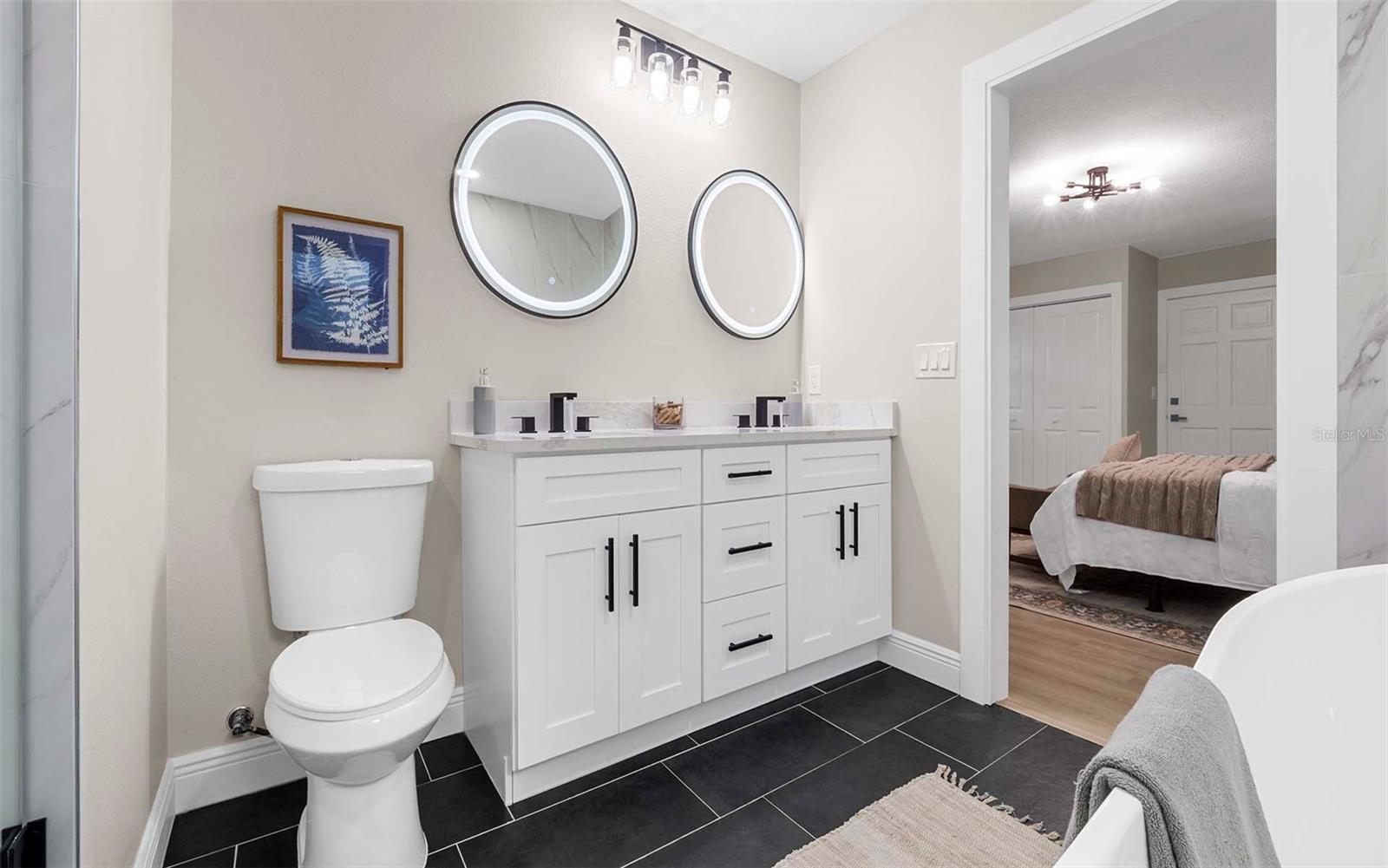 11201 HIDDEN VALLEY DR, TAMPA, FL, 33618