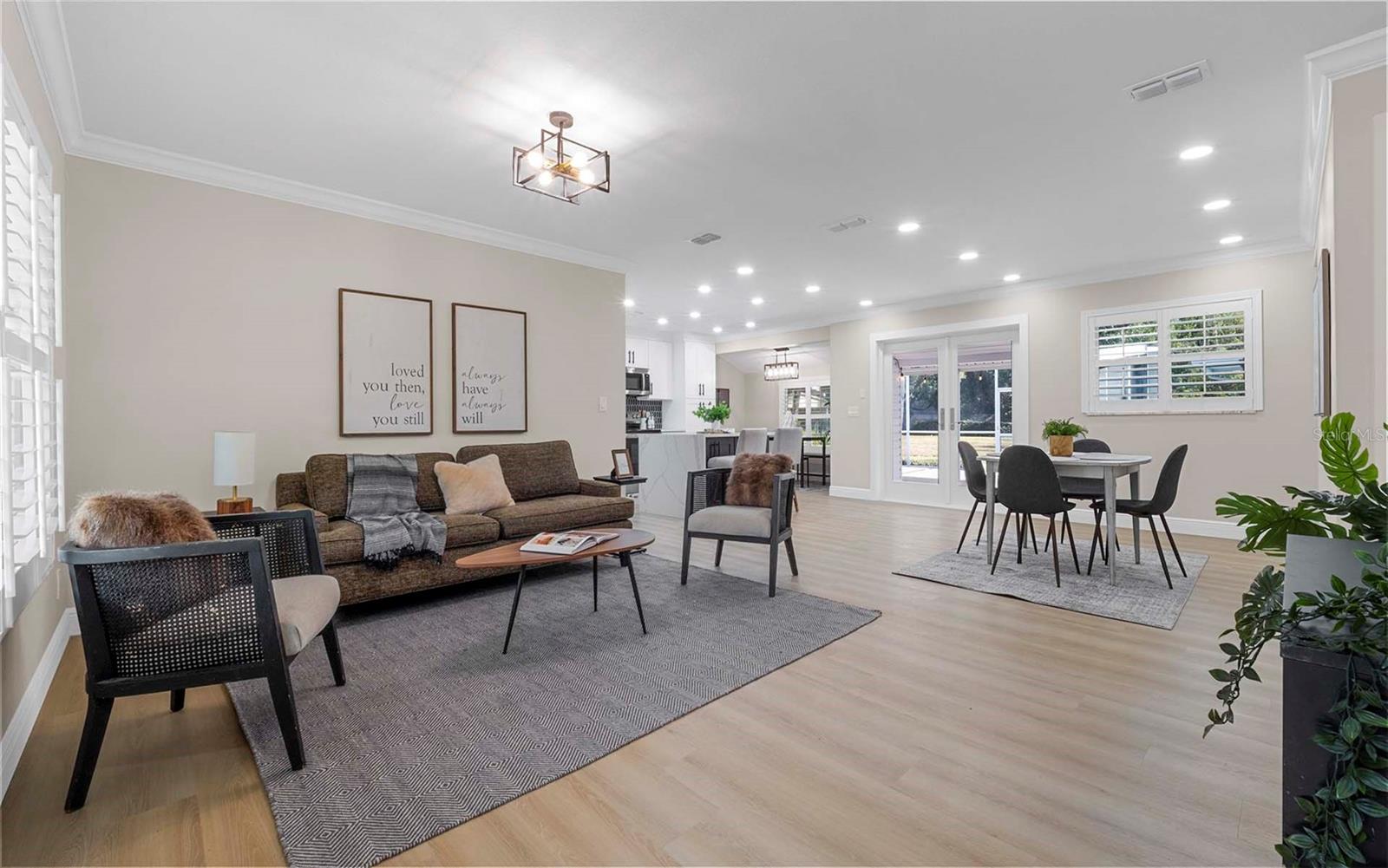 11201 HIDDEN VALLEY DR, TAMPA, FL, 33618