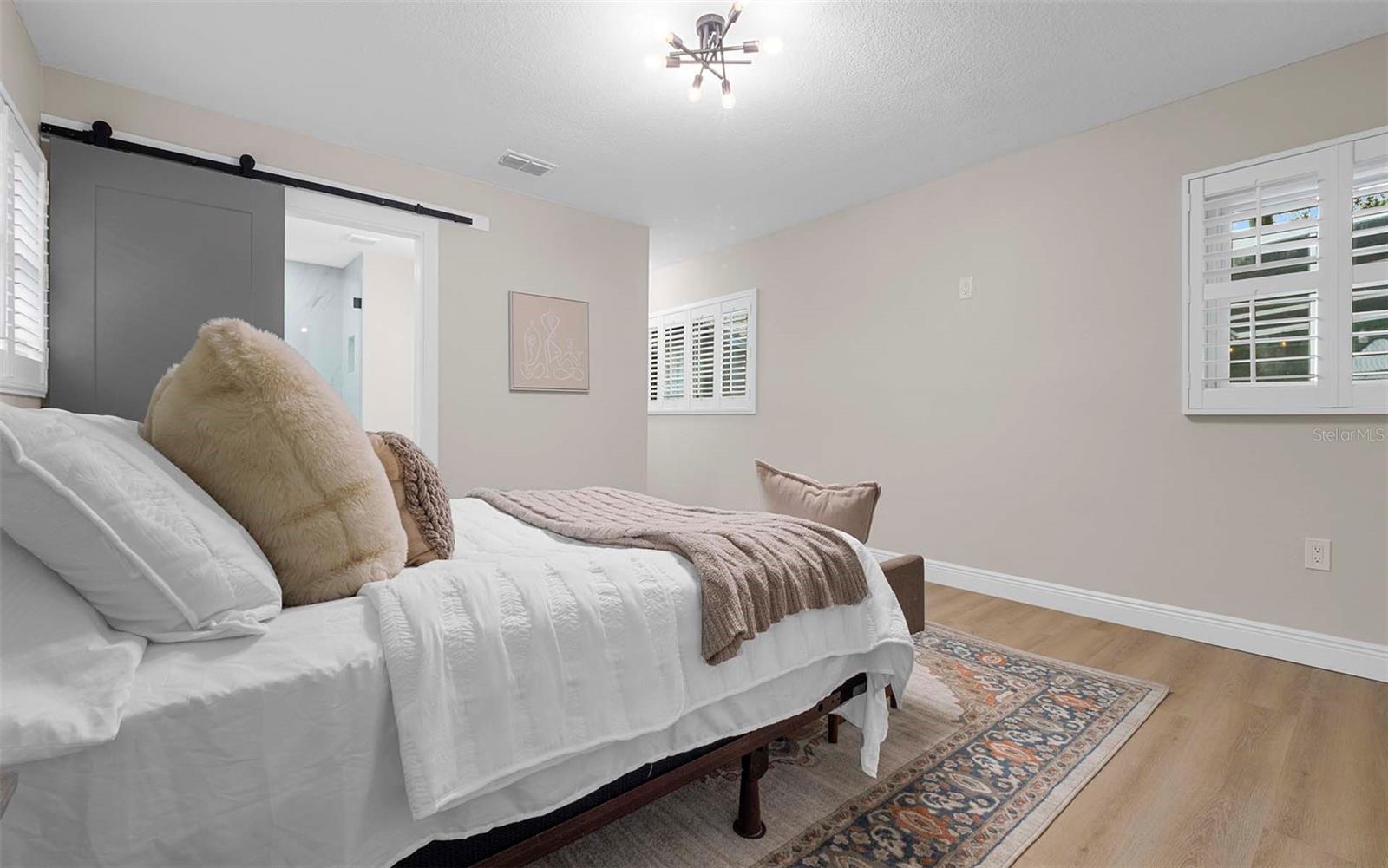 11201 HIDDEN VALLEY DR, TAMPA, FL, 33618