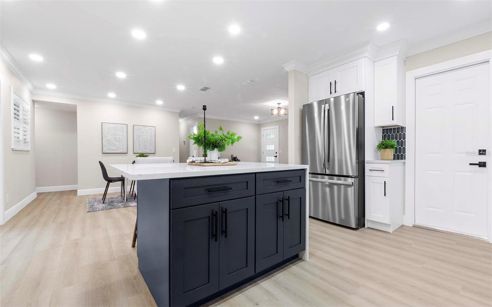 11201 HIDDEN VALLEY DR, TAMPA, FL, 33618