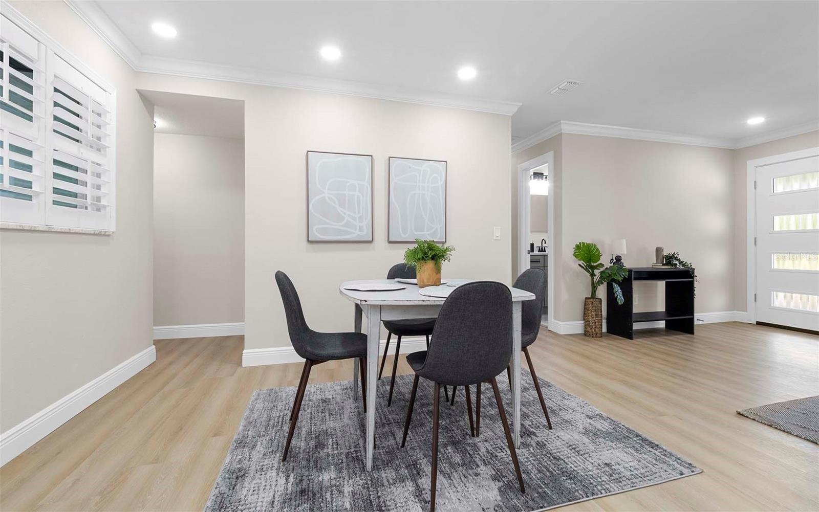 11201 HIDDEN VALLEY DR, TAMPA, FL, 33618