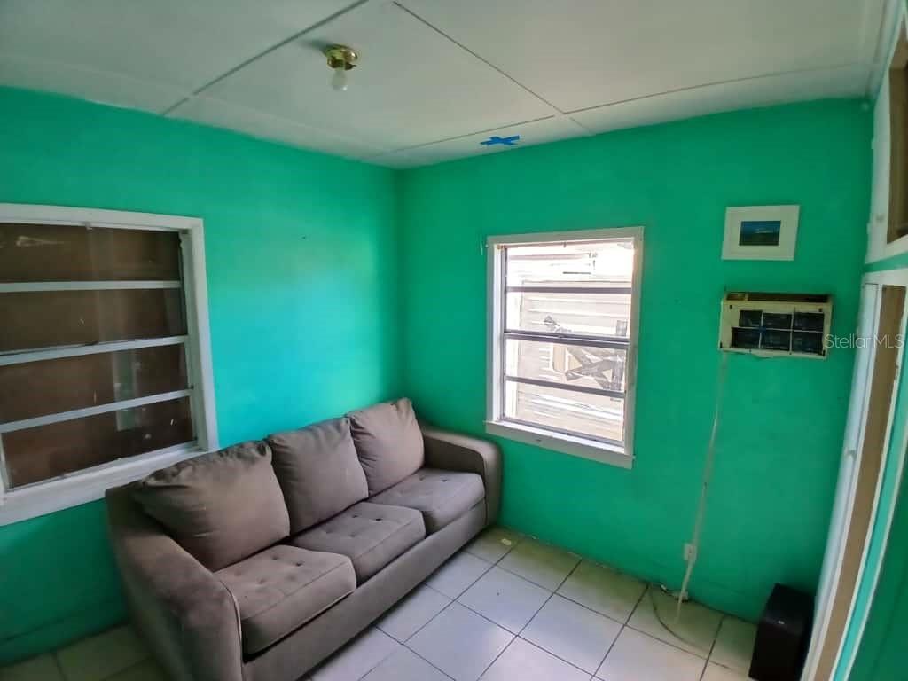 1705 W POWHATAN AVE, TAMPA, FL, 33603