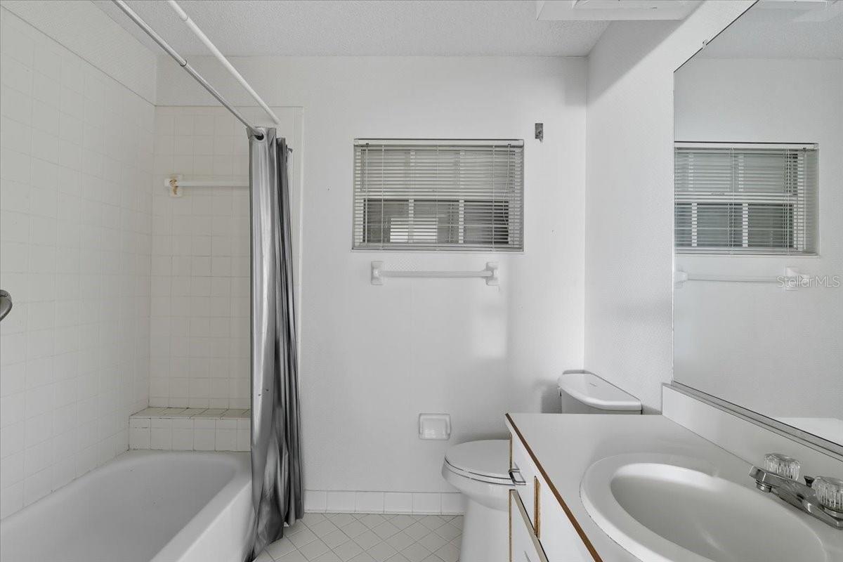 30 MEDFORD DR, PALM COAST, FL, 32137