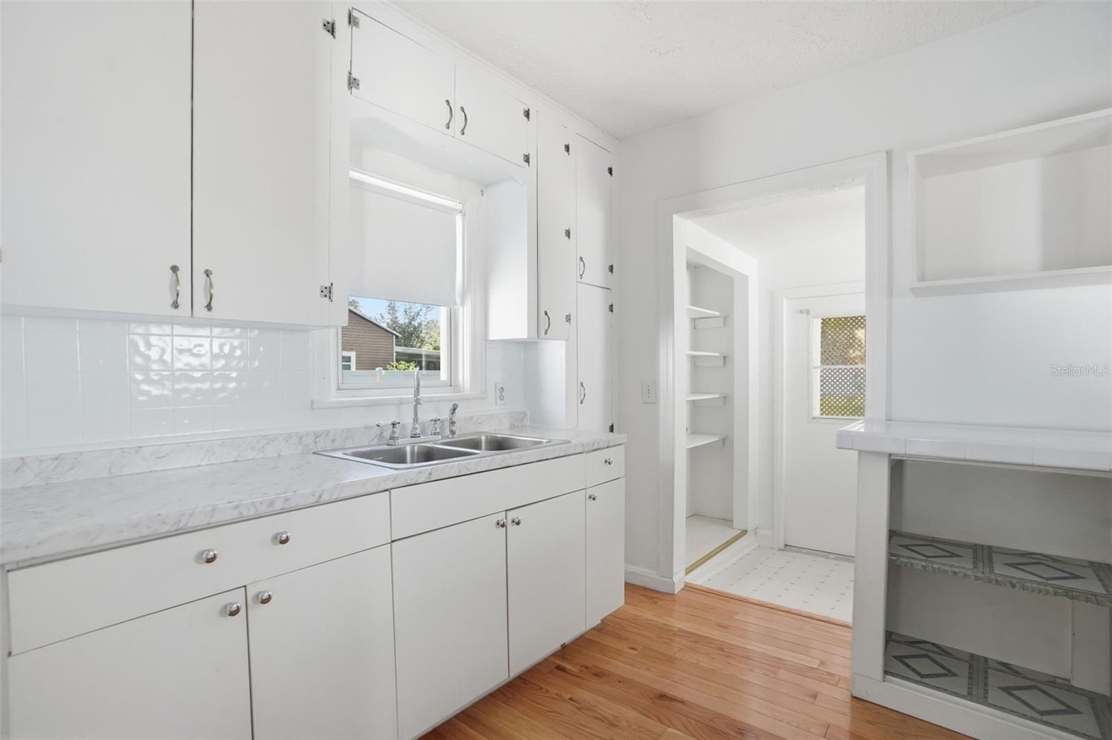 1106 W PENINSULAR ST, TAMPA, FL, 33603