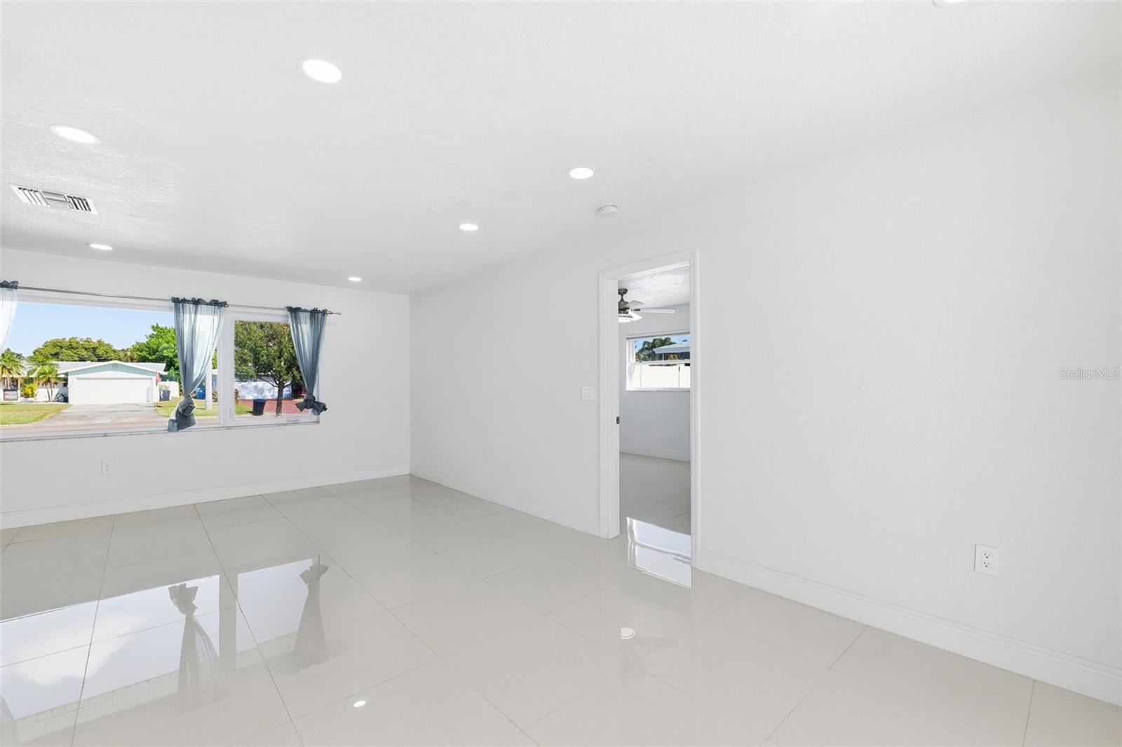 6488 30TH AVE N, ST PETERSBURG, FL, 33710