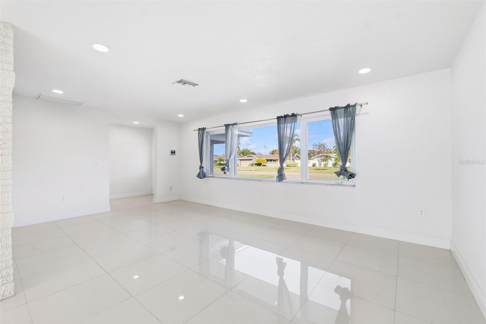 6488 30TH AVE N, ST PETERSBURG, FL, 33710