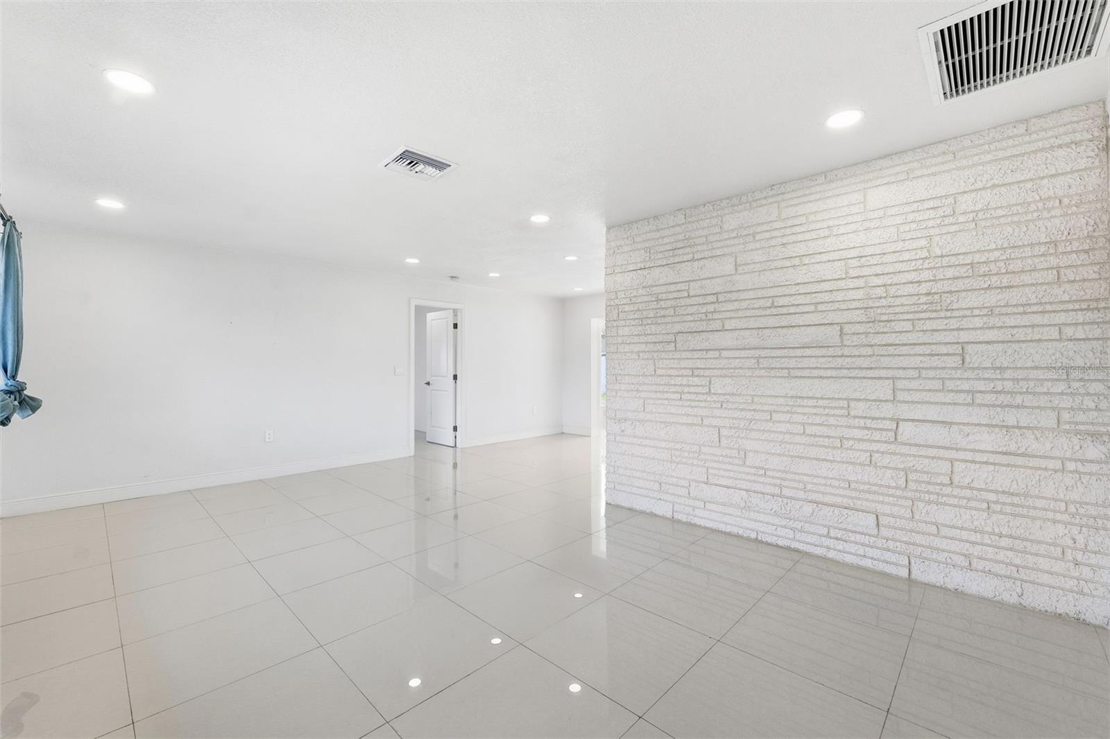 6488 30TH AVE N, ST PETERSBURG, FL, 33710