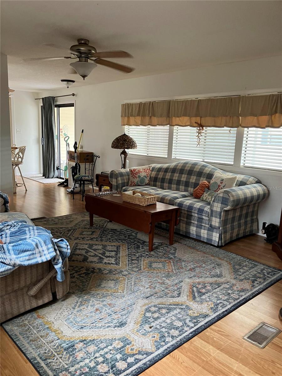 TB8449888 Property Photo