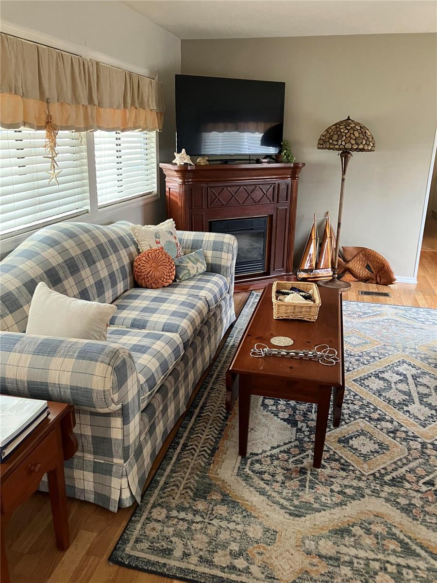 TB8449888 Property Photo