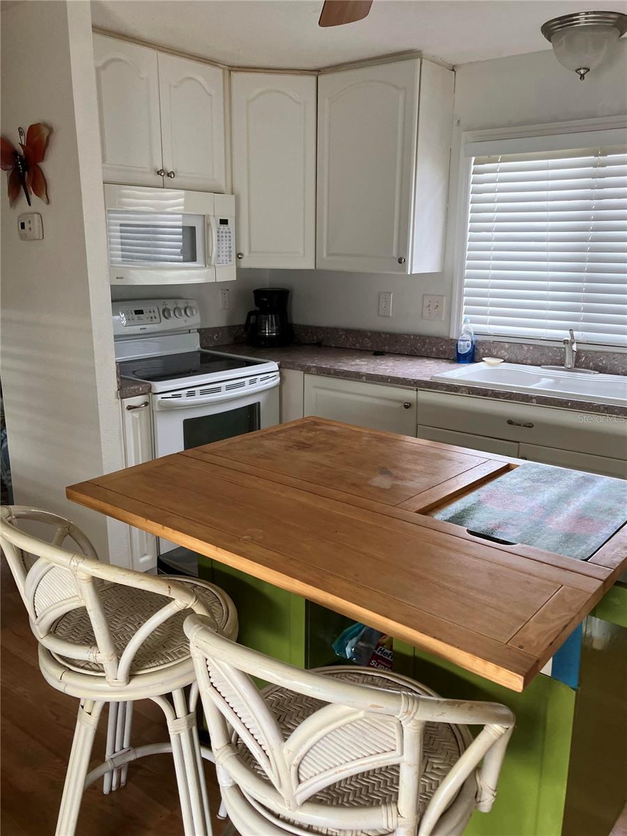 TB8449888 Property Photo