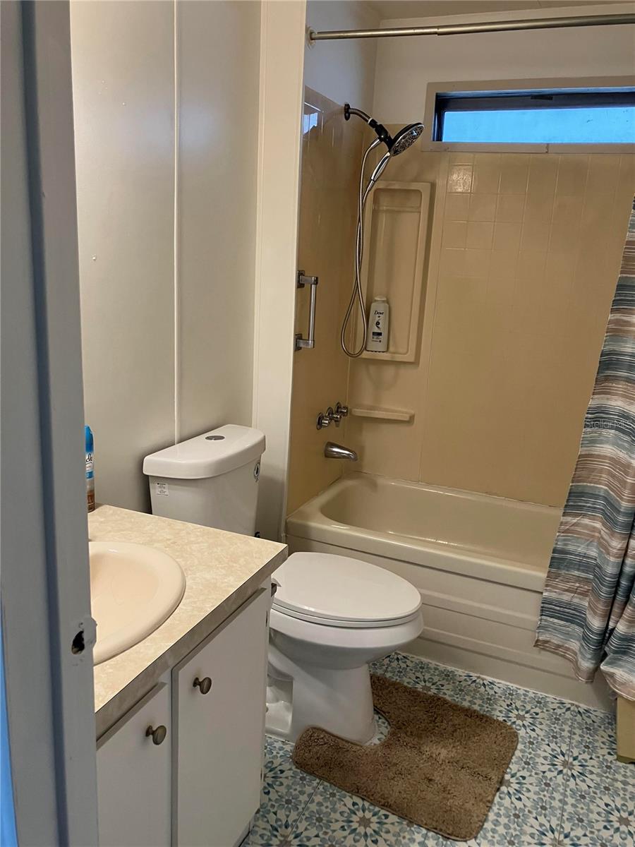 TB8449888 Property Photo