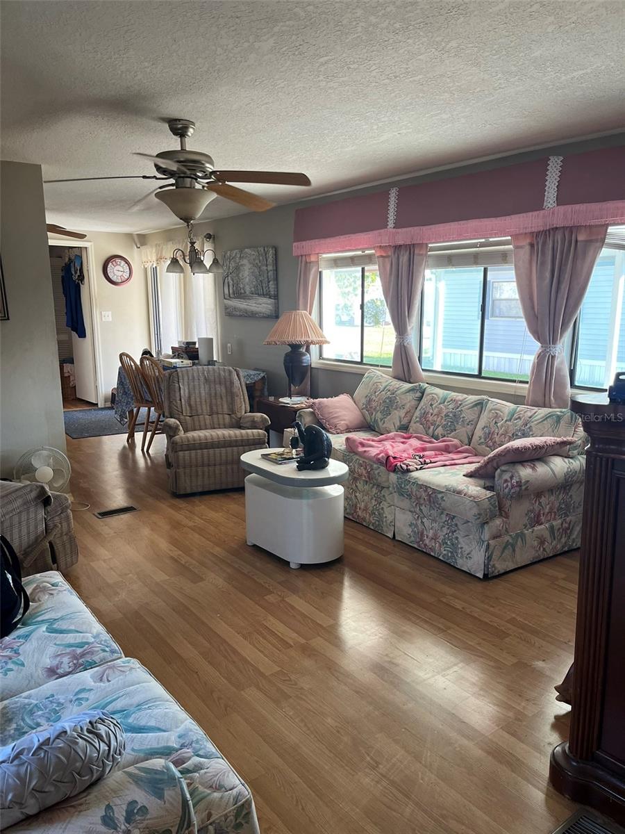 TB8449888 Property Photo