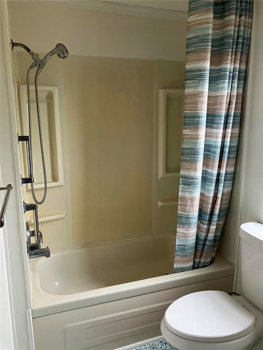 TB8449888 Property Photo