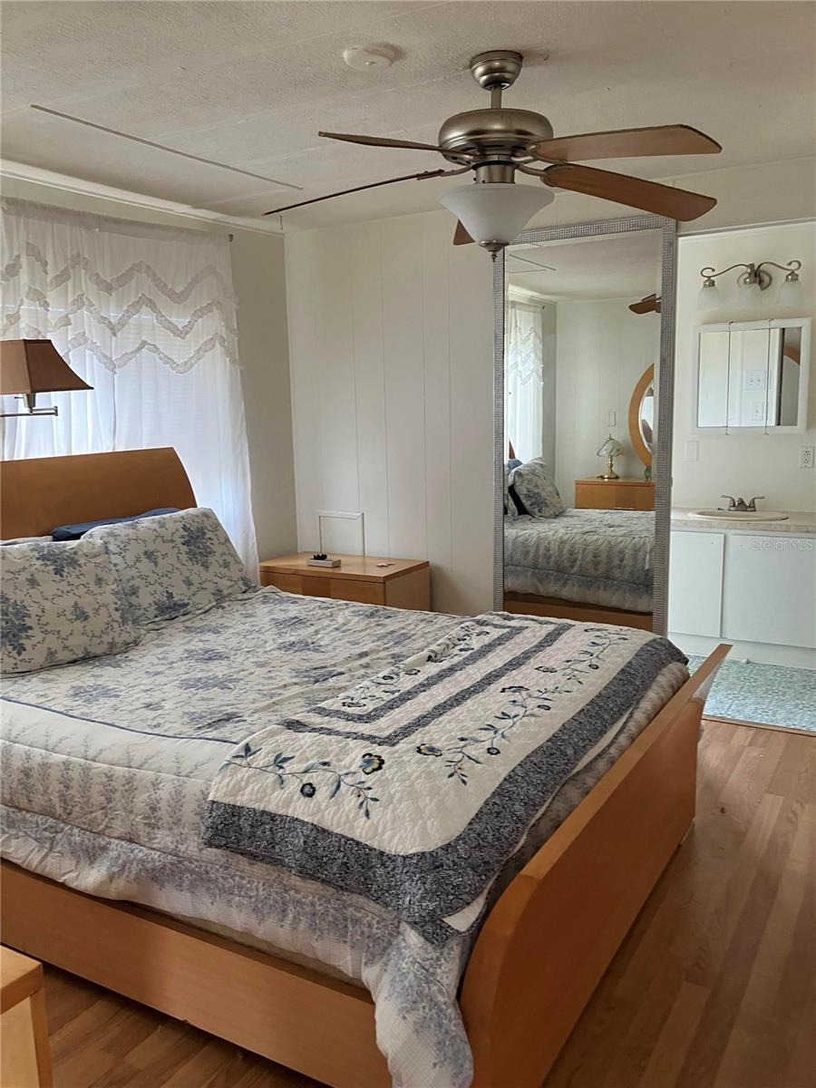 TB8449888 Property Photo