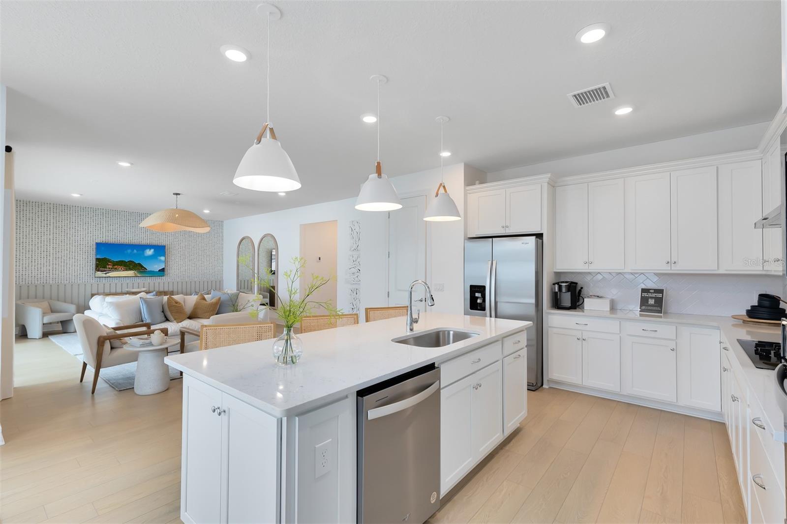 2105 MOSSY VINE AVE, ST CLOUD, FL, 34771