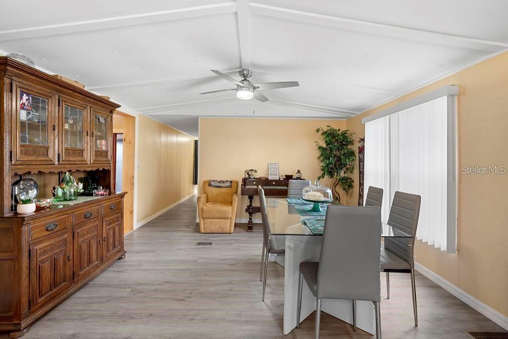 207 ROBINHOOD DR, DELAND, FL, 32724