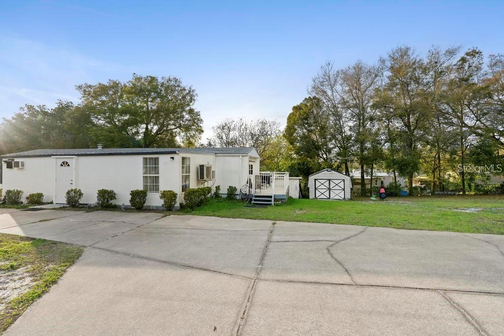 207 ROBINHOOD DR, DELAND, FL, 32724