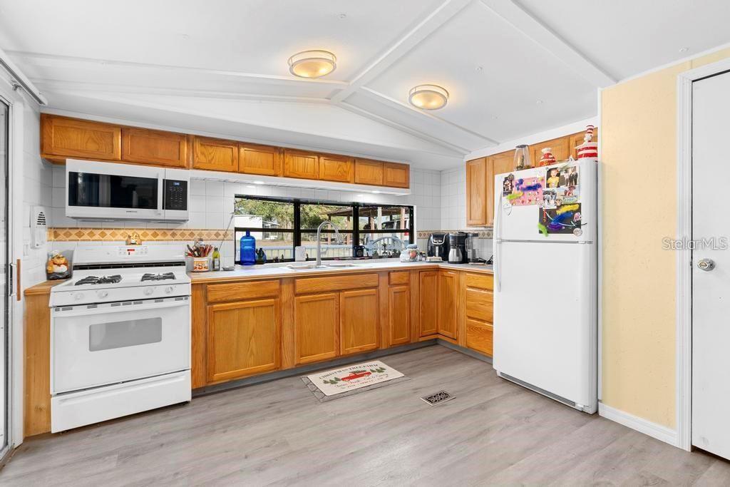 207 ROBINHOOD DR, DELAND, FL, 32724