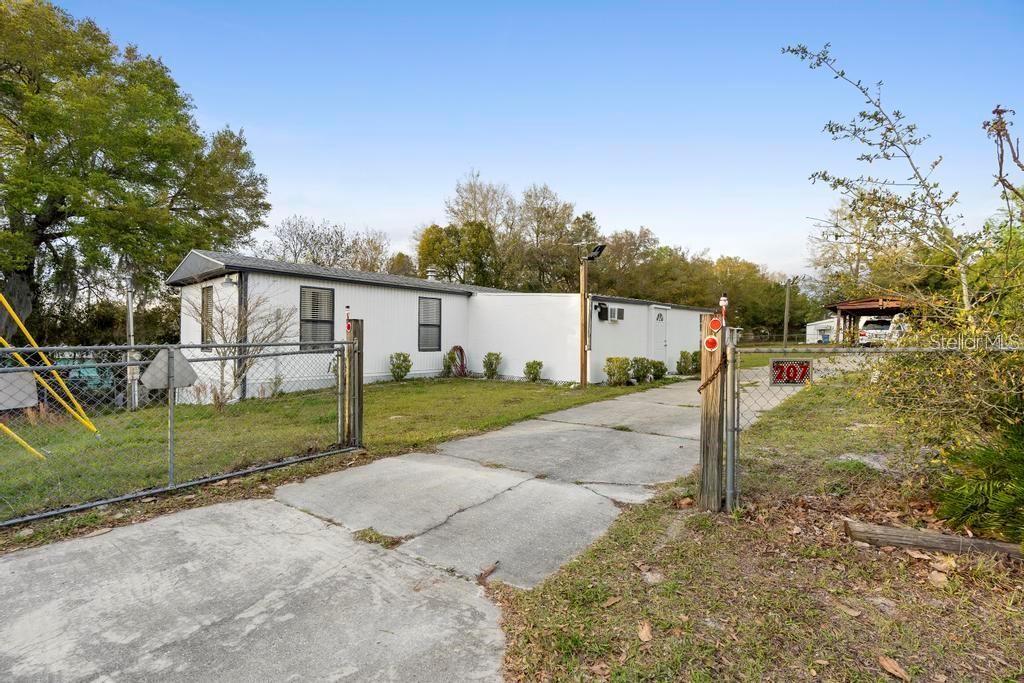 207 ROBINHOOD DR, DELAND, FL, 32724