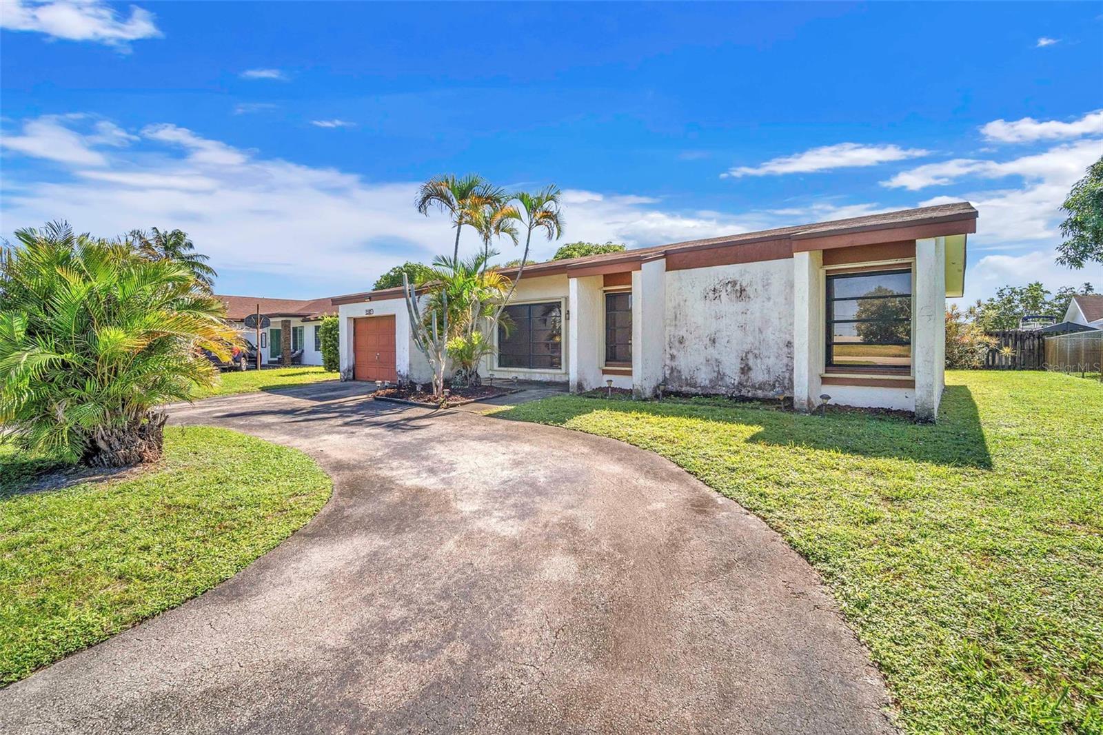 8510 JOHNSON ST, PEMBROKE PINES, FL, 33024