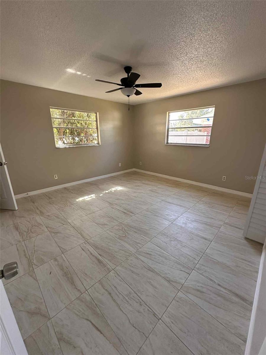 2124 COUNTRY LOOP S, LAKELAND, FL, 33811