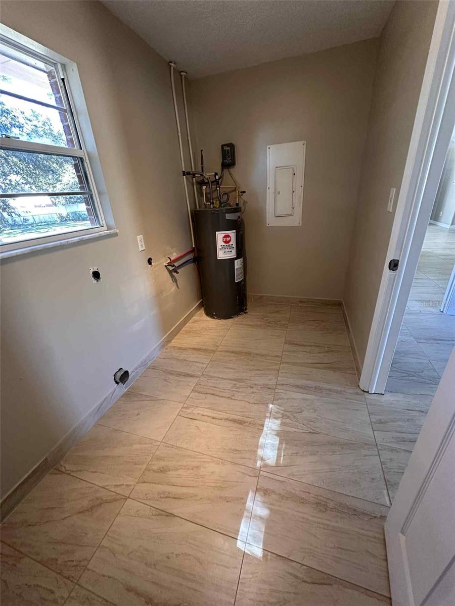 2124 COUNTRY LOOP S, LAKELAND, FL, 33811