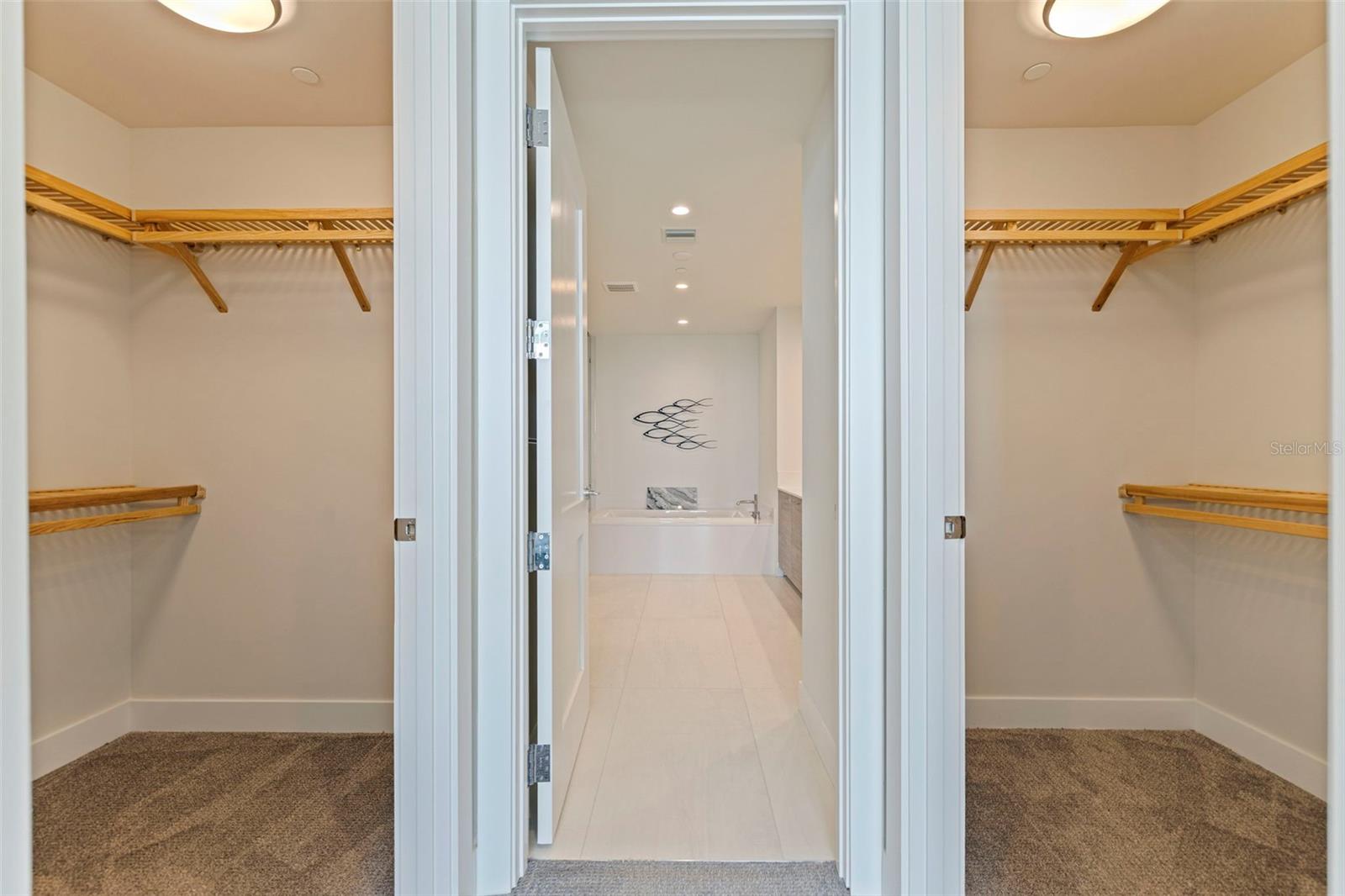 TB8449903 Property Photo