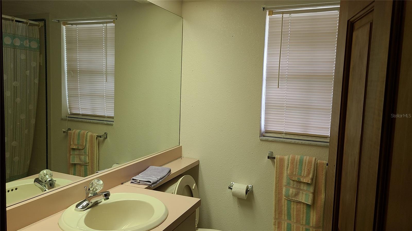 8404 BARRETT PL, TAMPA, FL, 33617